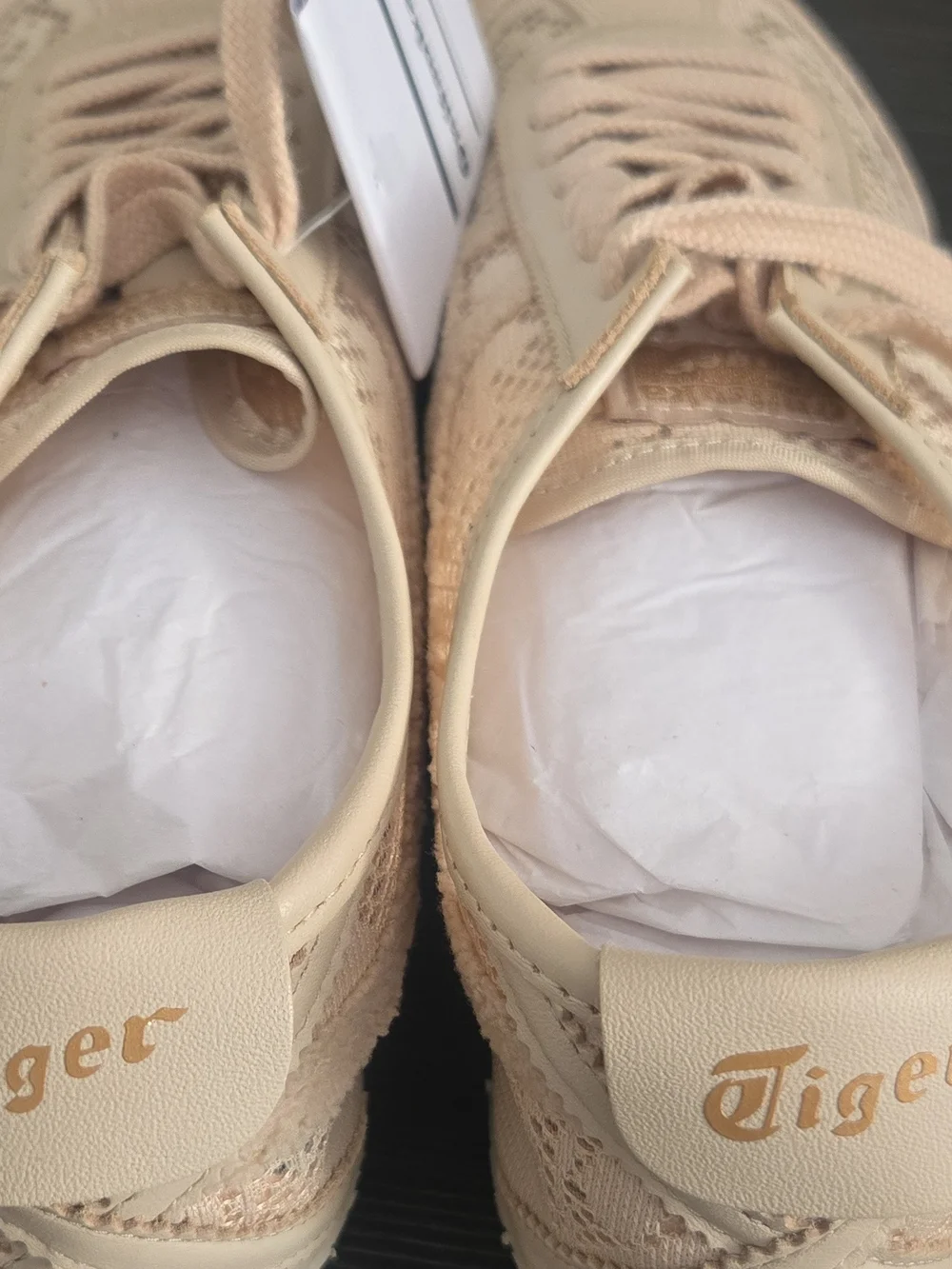 Onitsuka Tiger by Asics delicate lace